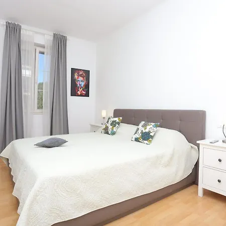 With Wifi - 21557 Lägenhet