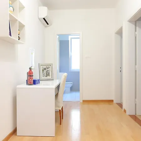 With Wifi - 21557 Lägenhet